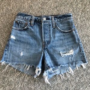 Levis High Rise Wedgie jean shorts cut offs Sz 24